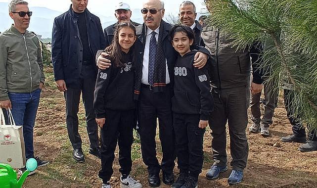 İzmir&#039;de &quot;6 Şubat 2023 Deprem Şehitleri Hatıra Ormanı Fidan Dikim Töreni&quot; Yapıldı