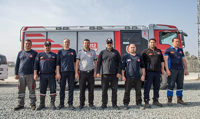 İzmir İtfaiyesi Hatay&#039;da gece gündüz çalışıyor