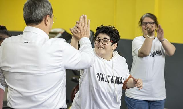 Konak Engelsiz Yaşam Köyü&#039;nün Yeni Spor Salonu Faaliyete Geçti