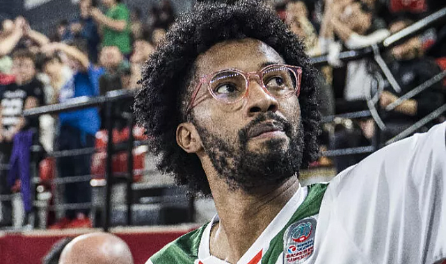 Pınar Karşıyaka&#039;dan Kansere Karşı Pembe Gözlük