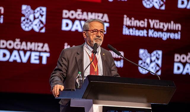 Prof. Dr. Naci Görür: İzmir doğru yolda