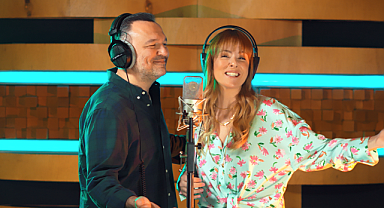 Ali Sunal ve Doğa Rutkay'dan eğlence dozu yüksek bir klip geldi