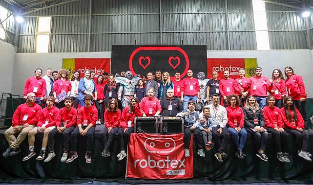 Buca&#039;nın bilim üssü Roboteks&#039;te madalyaları topladı