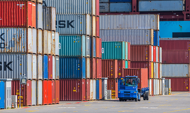 Ege İhracatçı Birlikleri deprem bölgesindeki kadın girişimcileri destekliyor