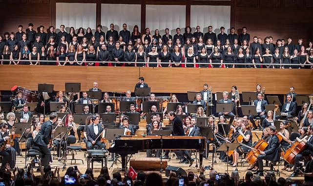 Fazıl Say&#039;ın bestelediği 100. Yıl Marşı ilk kez sahnede seslendirildi