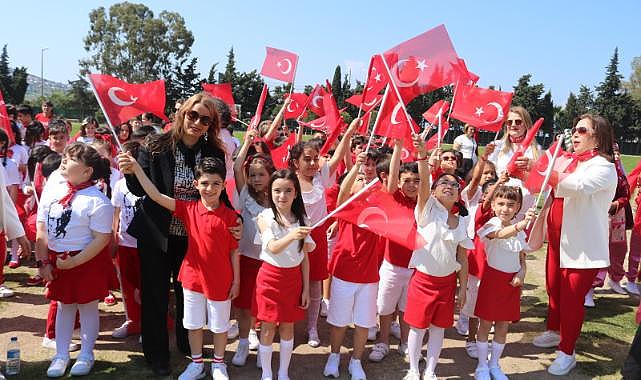 Foça&#039;da Ulusal Egemenlik ve Çocuk Bayramı Coşkuyla Kutlandı