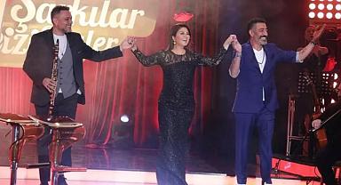 Hüsnü Şenlendirici 'Şarkılar Bizi Söyler' ile ekrana geri döndü