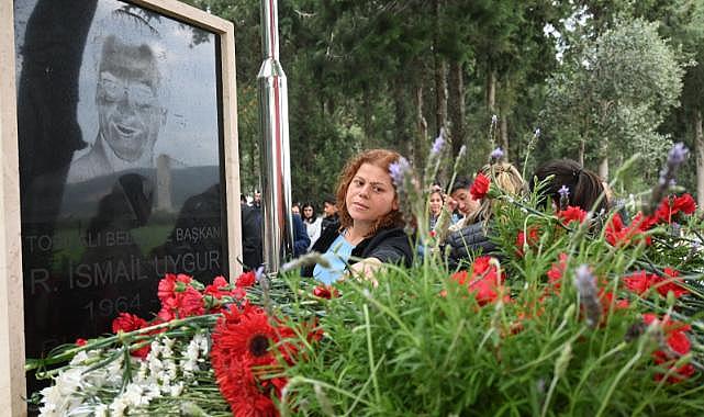 İsmail Uygur, mezarı başında anıldı