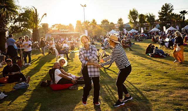 Karşıyaka&#039;da Çifte Festival