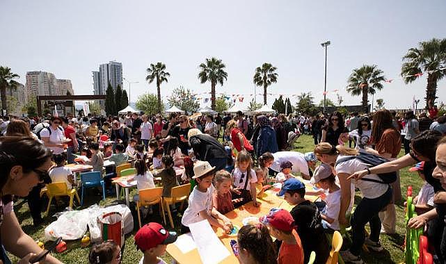 Karşıyaka&#039;da Dopdolu 23 Nisan Kutlaması