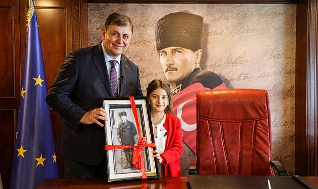 Karşıyaka&#039;nın Çocukları 23 Nisan&#039;ı Coşkuyla Kutladı