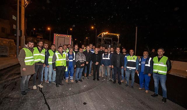 Soyer tamamlanan Gürçeşme Caddesi&#039;ni inceledi: “Yıllardır hayalini kurduğumuz bir çalışmaydı.”