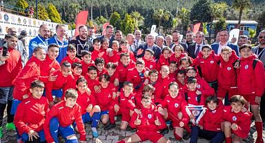 U12 İzmir Cup başladı,Soyer: “Dünyanın en güzel organizasyonlarından biri.”