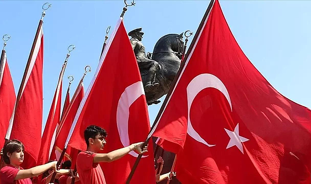 19 Mayıs Atatürk&#039;ü Anma, Gençlik ve Spor Bayramı tüm yurtta kutlanıyor