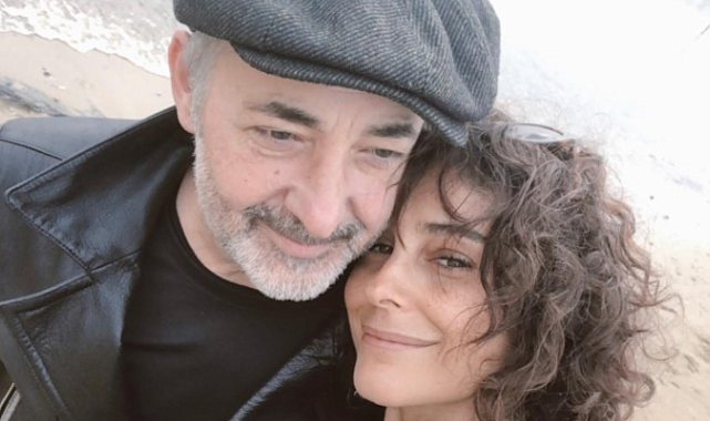 27 yıllık evlilikleri bugün bitecek olan Arzum Onan ve Mehmet Aslantuğ, adliyeye el ele geldi