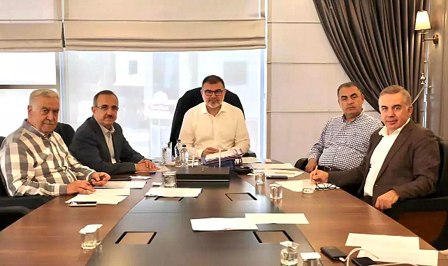 AK Parti İzmir&#039;de &#039;Başkanlar zirvesi&#039;