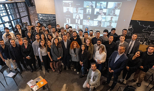 Ali Babacan Gençlerin Sorularını Yanıtladı