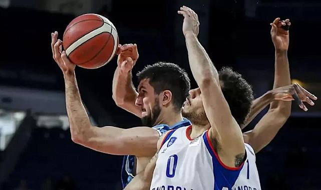 Anadolu Efes evinde lideri devirdi!