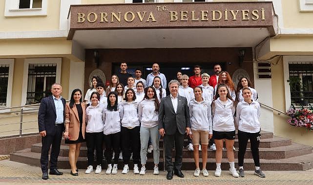 Başkan İduğ, şampiyonları ağırladı