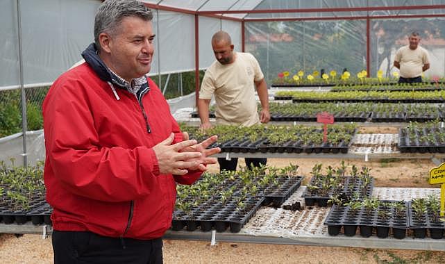 Başkan Oran yerel üreticilere fidan dağıttı
