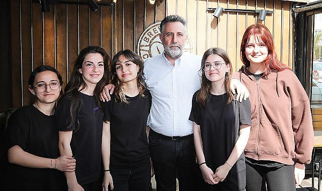 Başkan Sandal’dan gençlere mesaj: “Sandığa gelin, geleceğinizi geri alın”