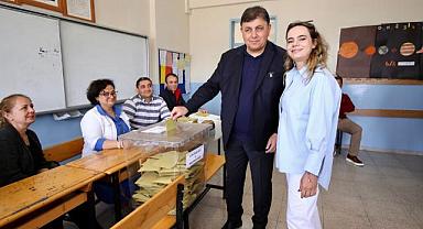 Başkan Tugay ve Eşi Oy Kullandı