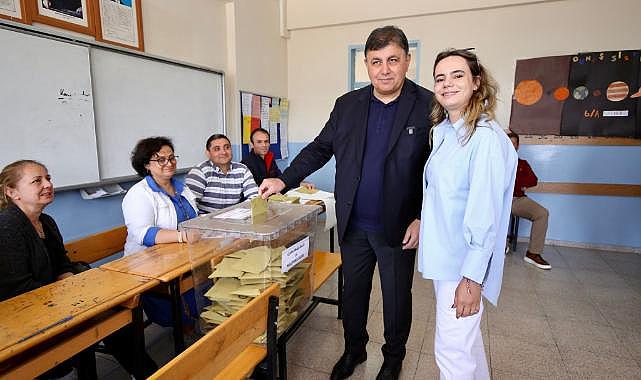 Başkan Tugay ve Eşi Oy Kullandı