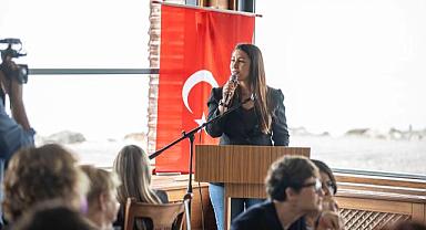 Batur: ''Bu ülkeyi karanlıktan kurtaralım.''