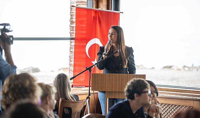 Batur: &#039;&#039;Bu ülkeyi karanlıktan kurtaralım.&#039;&#039;