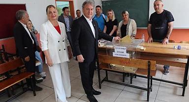 Bornova Belediye Başkanı Dr. Mustafa İduğ oy kullandı