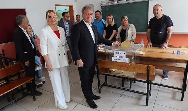Bornova Belediye Başkanı Dr. Mustafa İduğ oy kullandı