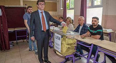 CHP'li Yüksel Taşkın oyunu Atatürk Lisesi'nde kullandı