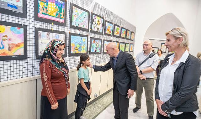 Çocuklar hayallerindeki mahalleyi resmetti