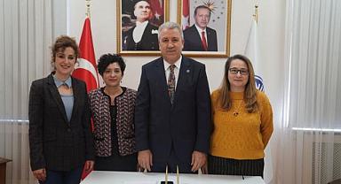 Egeli akademisyen Doç. Dr. Sarıkahya ve ekibi meme kanserine karşı endemik bitki türü ile araştırma yapacak