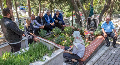 Gazeteci Ziynet Sertel mezarı başında anıldı