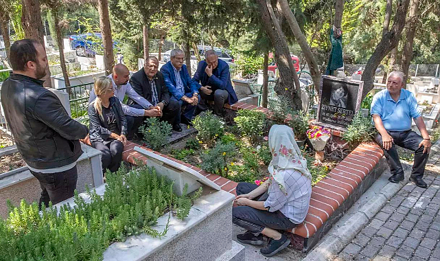 Gazeteci Ziynet Sertel mezarı başında anıldı