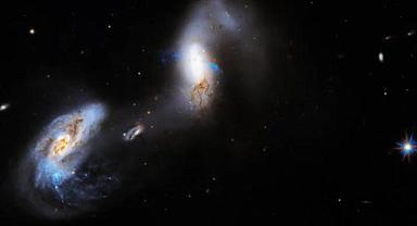 Hubble Uzay Teleskobu olağanüstü parlak galaksileri fotoğrafladı