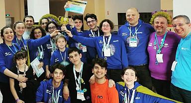 İzmir Karşıyaka Cihat Kora Anadolu Lisesi Robokod HighFive Ege Bölgesi Şampiyonu Oldu