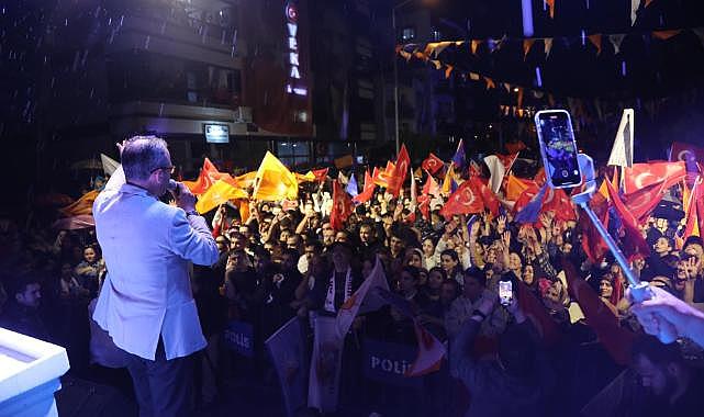 İzmir, kibir abidelerinin balonunu söndürecek