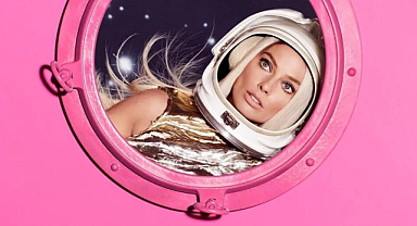 Margot Robbie "Barbie" olarak poz verdi