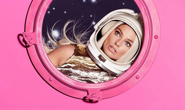 Margot Robbie &quot;Barbie&quot; olarak poz verdi