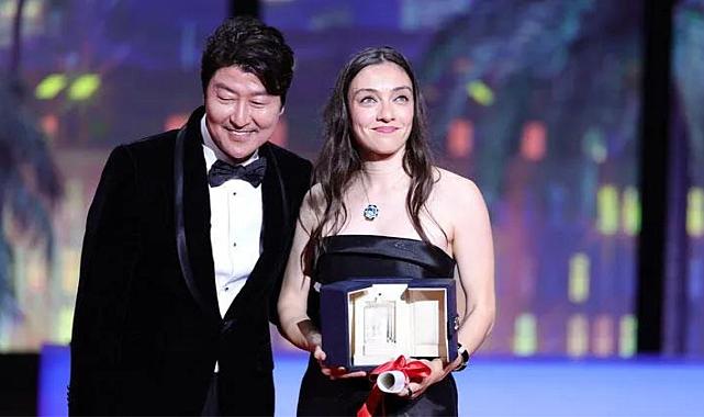 Merve Dizdar, 76. Cannes Film Festivali’nde En İyi Kadın Oyuncu ödülünü aldı