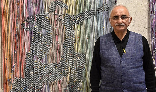 Resimle makromeyi birleştirerek milyonlarca düğümden oluşan eserler yapıyor