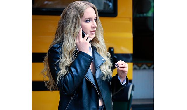 Seçim sonucunu gören oyuncu Hayal Köseoğlu, gözyaşlarına hakim olamadı