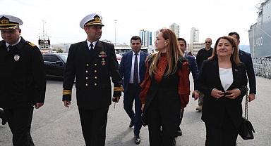 “TCG Anadolu Yarınlarımızın Teminatıdır”