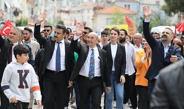 Tunç Soyer ve Şenol Aslanoğlu&#039;na Dikili&#039;de miting gibi karşılama