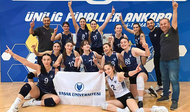 Yaşar&#039;lı voleybolcular Süper Lig&#039;e yükseldi