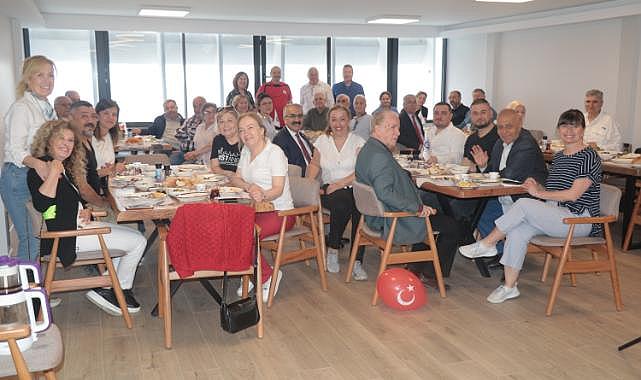 Yeni dernek merkezinde 19 Mayıs&#039;ı kutladılar