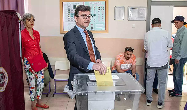 Yüksel Taşkın oyunu Atatürk Lisesi&#039;nde kullandı