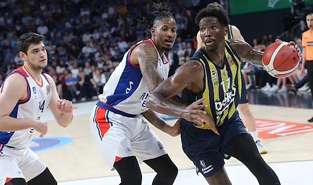 Anadolu Efes, Fenerbahçe Beko karşısında seriyi 2-1 yaptı